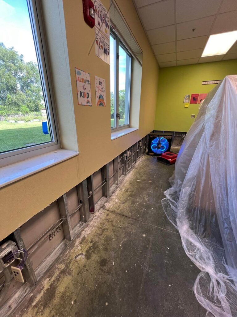 alt="hurricane checklist"